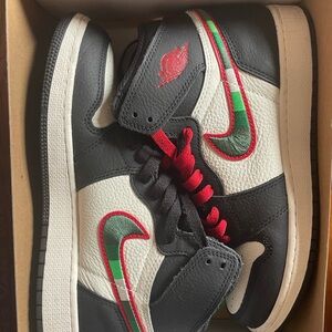 Nike Kids Sneakers Black White Red Green